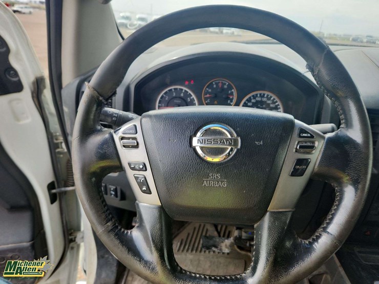 2013-nissan-titan-image-18