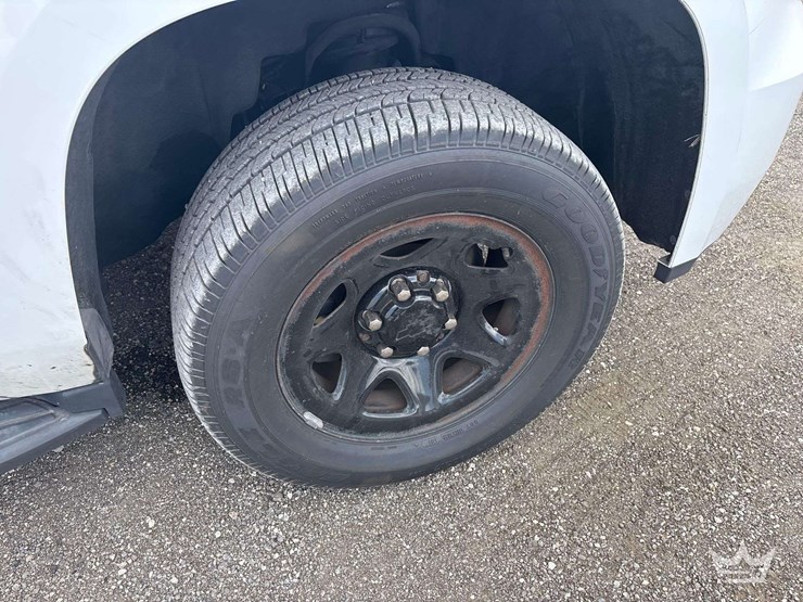 2019-chevrolet-tahoe-image-25