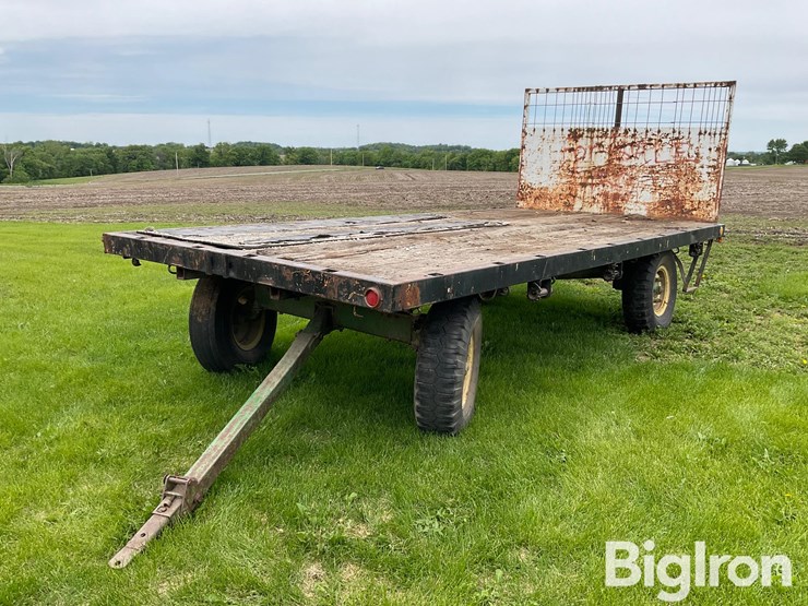 john-deere-sne107-hay-wagon-image-1