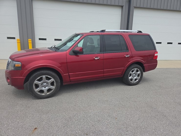 2013-ford-expedition-limited-suv-image-1