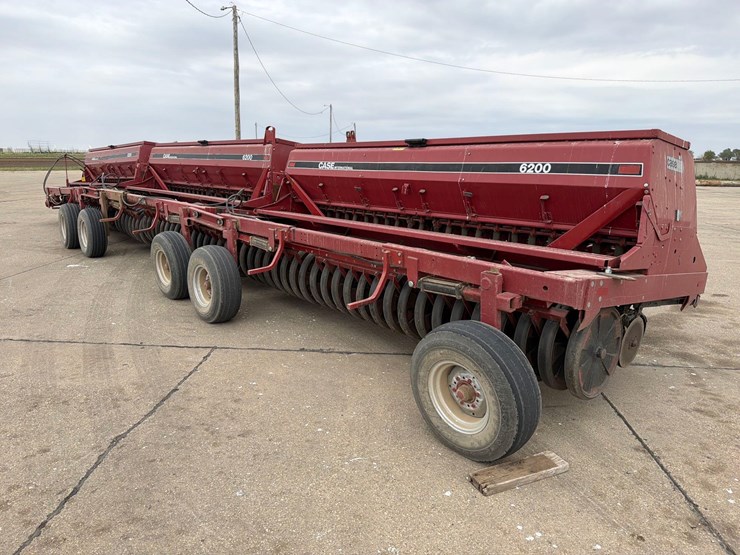 case-ih-6200-image-1