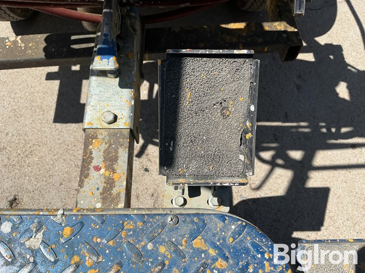 2004-graco-line-driver-6900-ride-on-striping-system-image-18