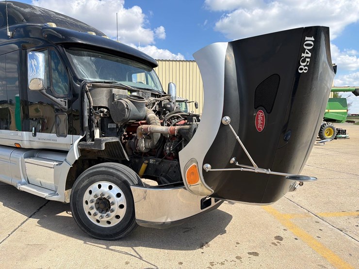 2009-peterbilt-387-image-56