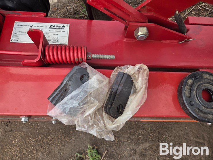 2014-case-ih-md92-image-15