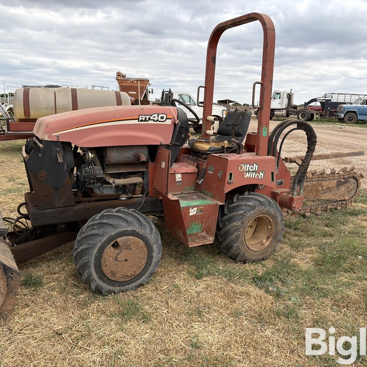 2004 DITCH WITCH RT40