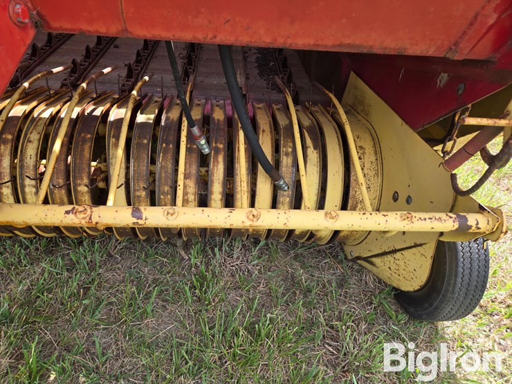 new-holland-851-image-11
