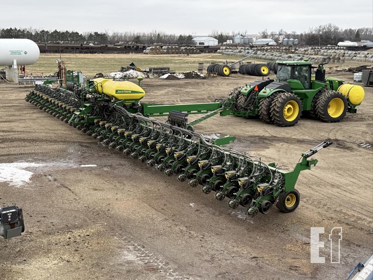 2023-john-deere-db90-image-11