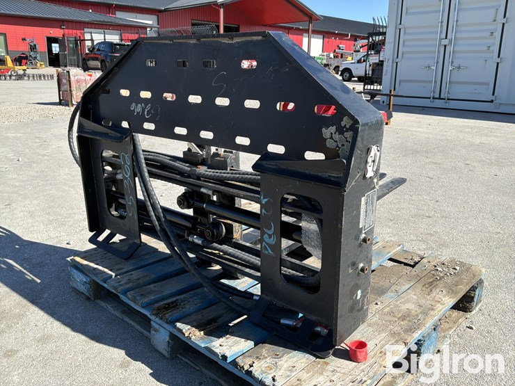 2025-massey-ferguson-730-image-14