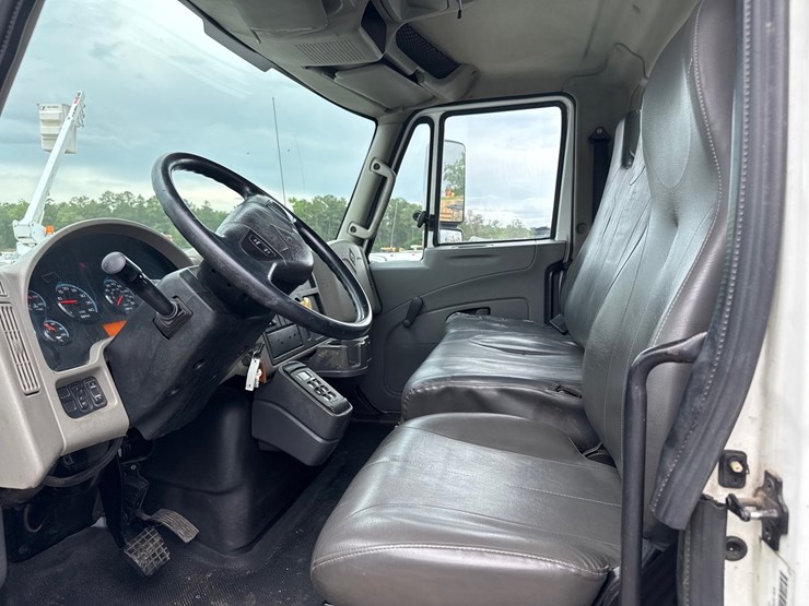 2011-international-durastar-4400-image-6