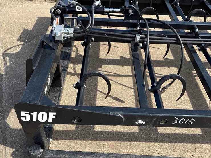 kuhns-510f-skidloader-bale-accumulator-image-9