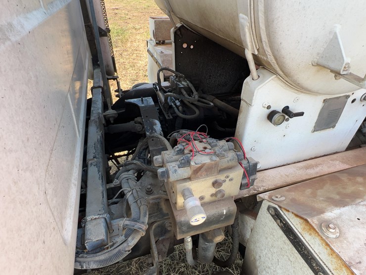 2001-mack-rd600-image-36