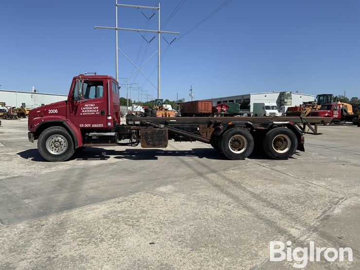 2000-freightliner-fl80-image-8