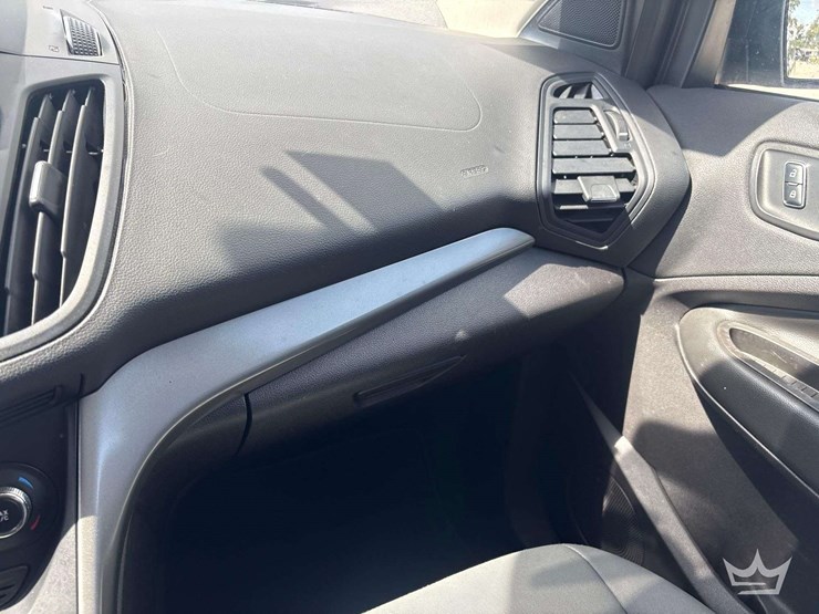 2016-ford-escape-image-18