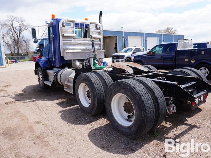 2013-kenworth-t800-image-7