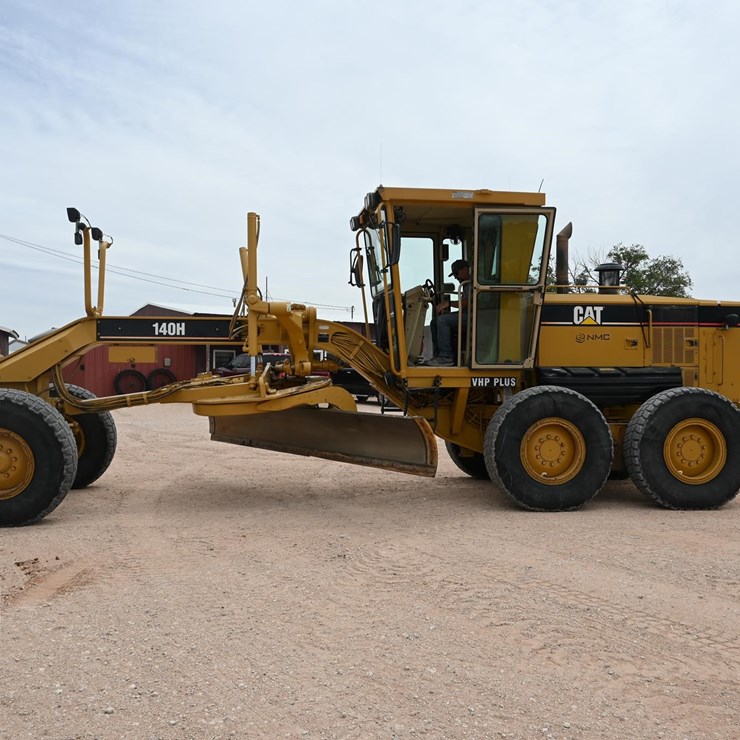 2004 CATERPILLAR 140H