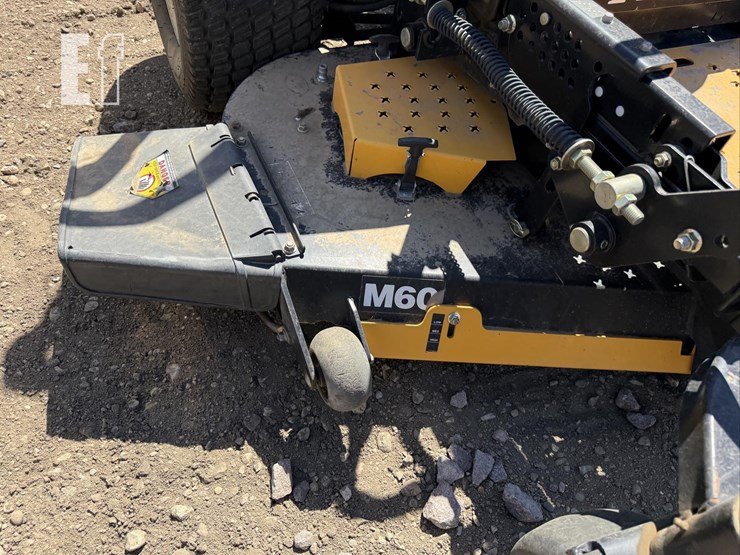 cub-cadet-tank-m60-image-9