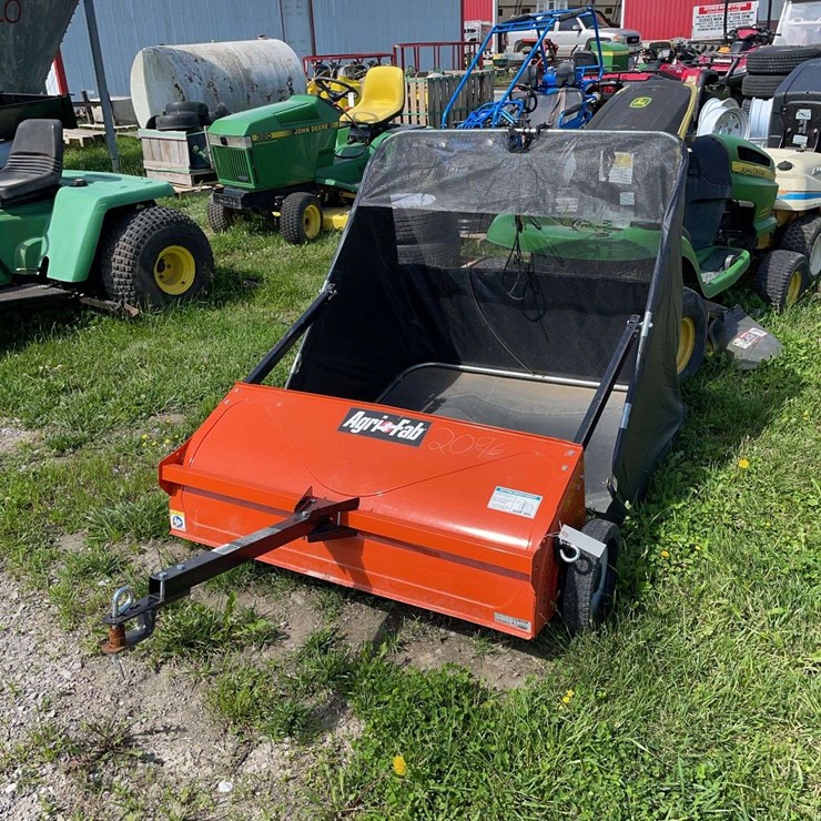 Agri-Fab 44" lawn sweep (new)