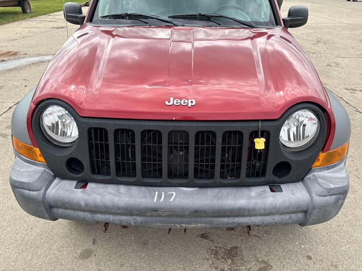 2005-jeep-liberty-sport-image-12