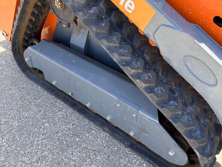 hurricane-stand-behind-skidloader-image-13