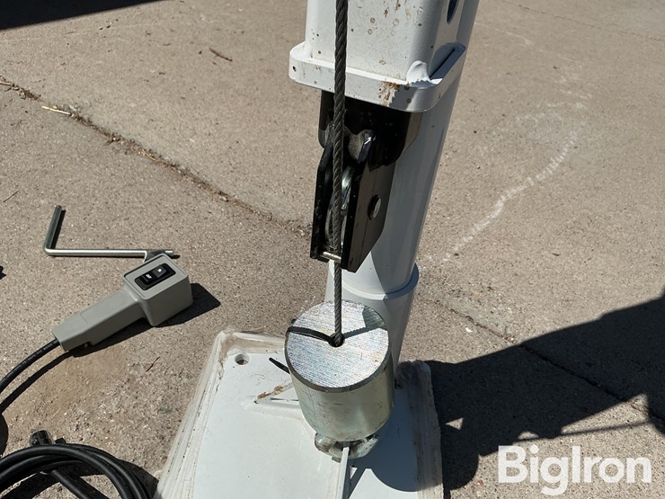 strong-arm-p10-dc-electric-winch-on-coleman-crane-image-11