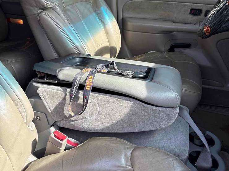 2002-gmc-2500-image-32