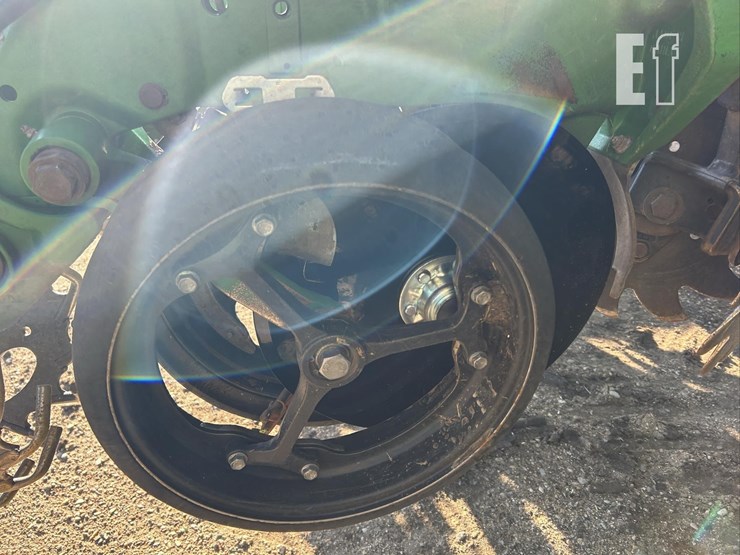 2023-john-deere-db90-image-35