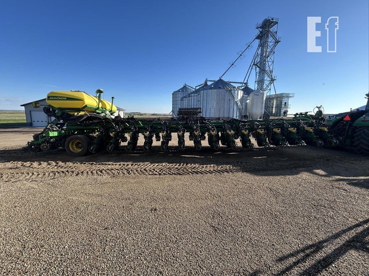 2023-john-deere-db90-image-4