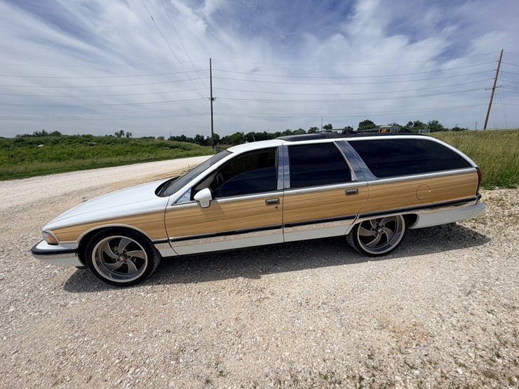 #24067-•-1994-buick-roadmaster-passenger-car-image-4