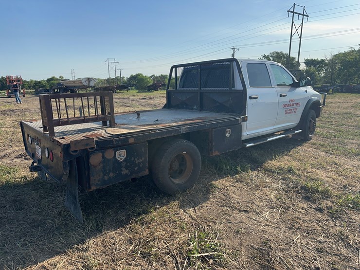 2014-dodge-3500-image-3