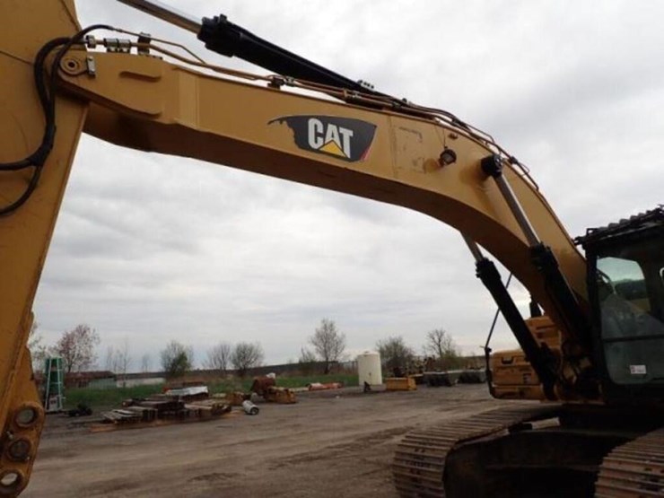 2015-caterpillar-349fl-image-21