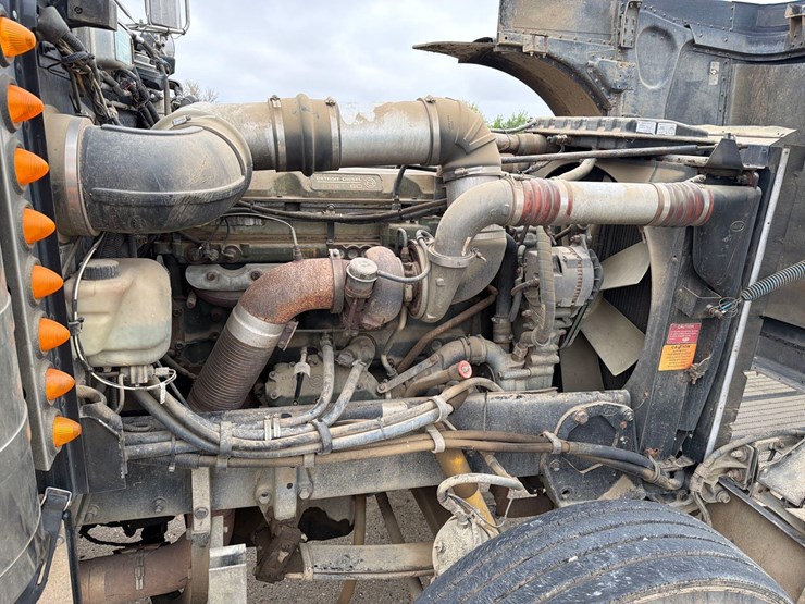 2000-peterbilt-379-image-51