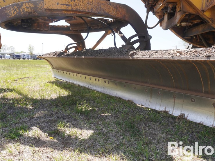 1968-caterpillar-12f-image-12