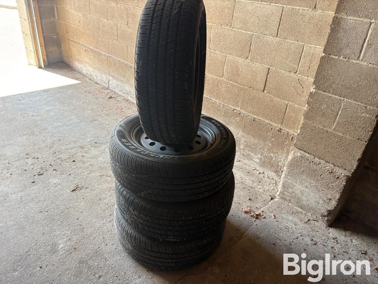 douglas-thunderer-225/60r16-all-season-tire-image-5