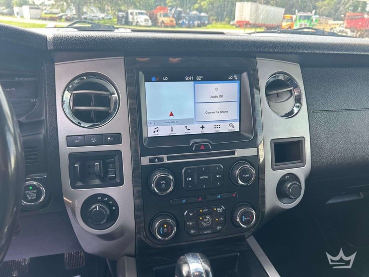 2017-ford-expedition-image-18