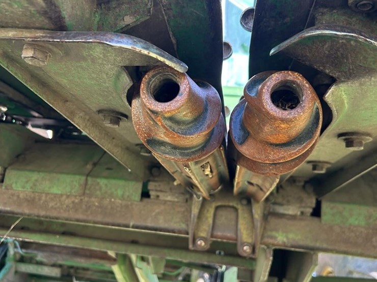 1982-john-deere-843-image-12