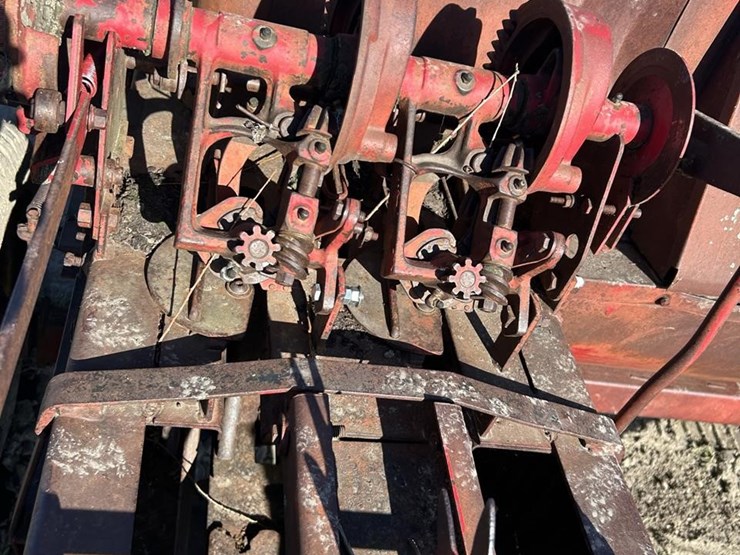 new-holland-68-image-21