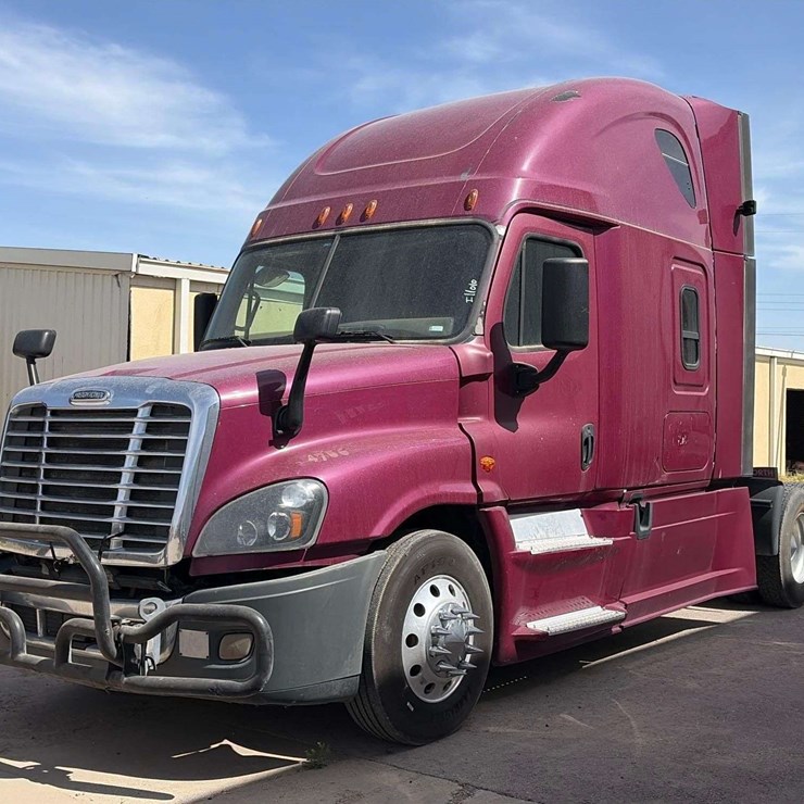 2018 FREIGHTLINER CASCADIA 125