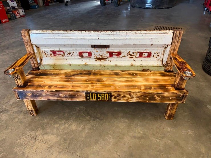 ford-tailgate-bench-image-1