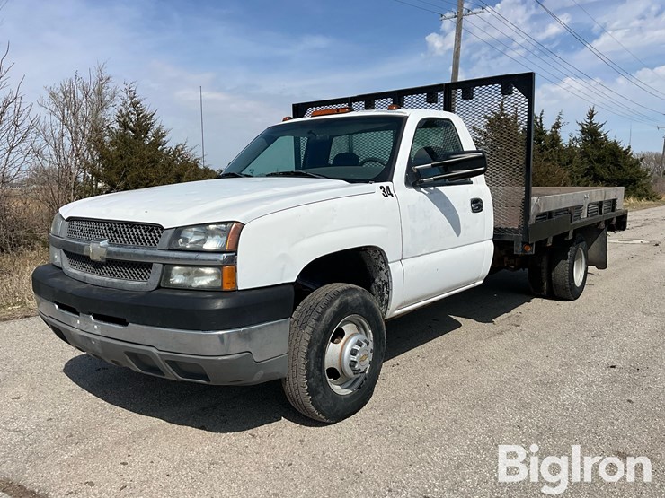 2004-chevrolet-silverado-3500-image-1