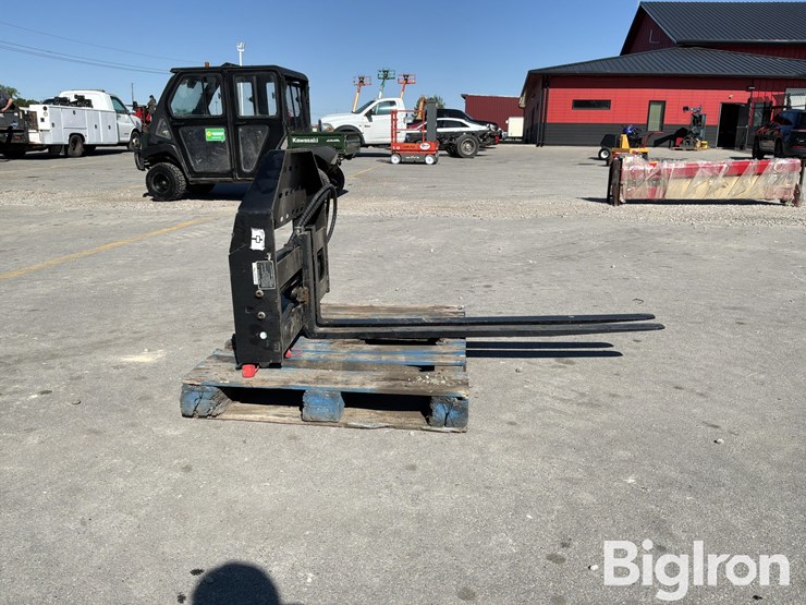 2025-massey-ferguson-730-image-4