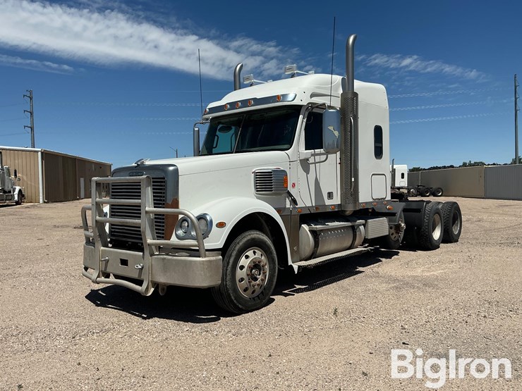 2013-freightliner-coronado-132-image-1
