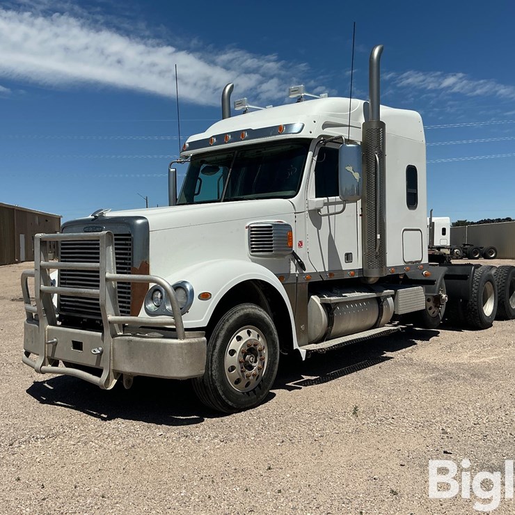 2013 FREIGHTLINER CORONADO 132
