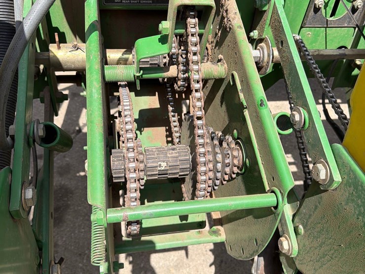 john-deere-7200-image-25