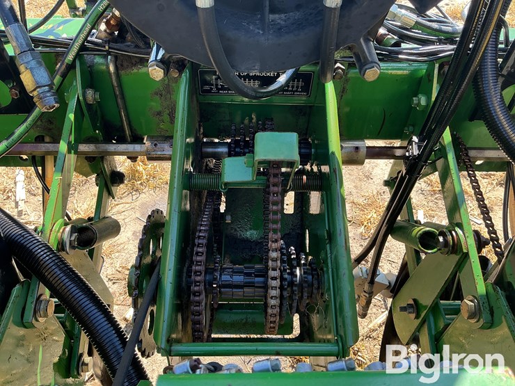 john-deere-7300-image-15