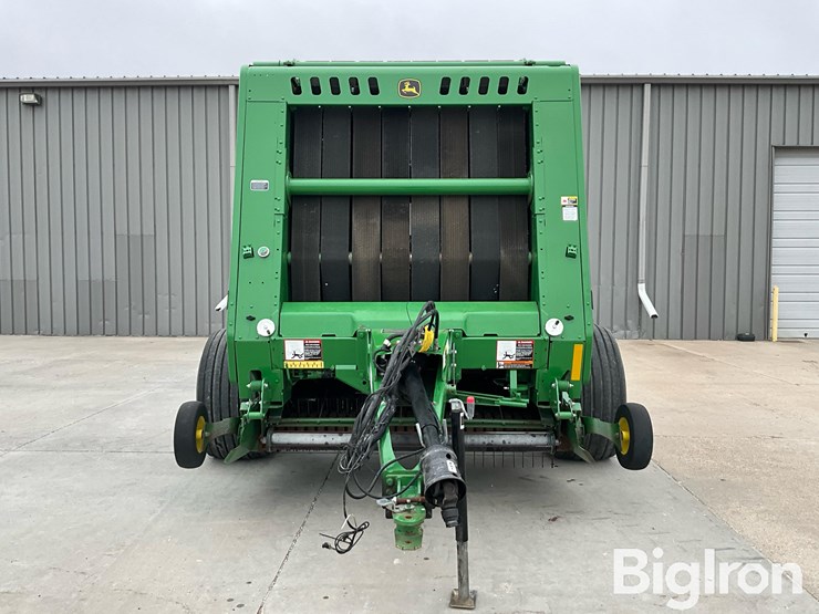 2022-john-deere-560m-image-2