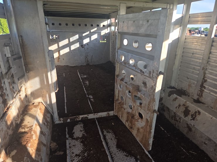 2002-eby-ruffneck-8'x24'-aluminum-livestock-trailer-image-42