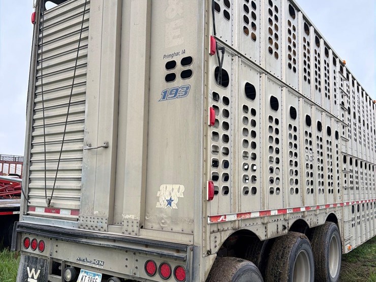 2001-wilson-livestock-trailer-image-32