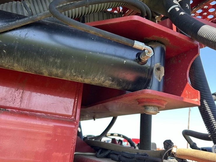 2015-case-ih-1265-image-39