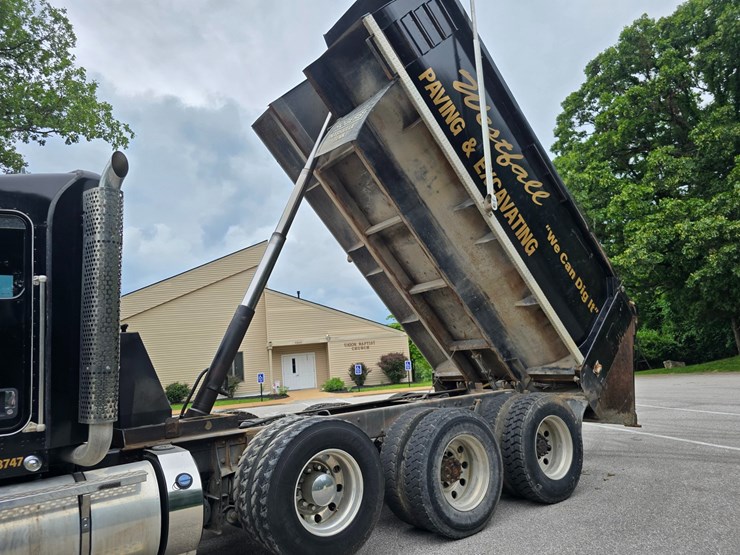 2015-kenworth-t800-image-79
