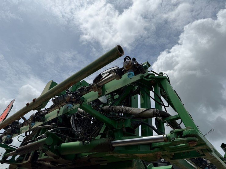 2016-john-deere-r4038-image-21